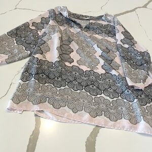 Violet+Claire Floral Patterned Blouse in Pink and Gray 1x Mid Sleeve